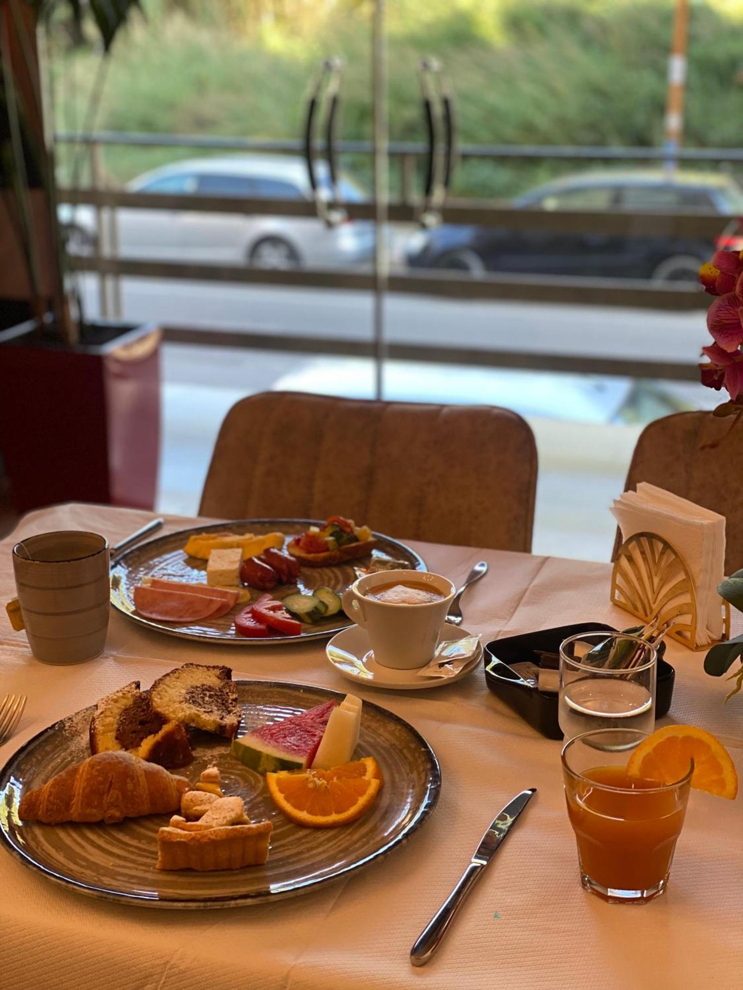 Peaky Hotel Дуррес Экстерьер фото